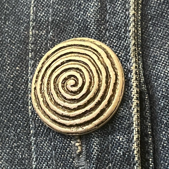 Karen Hart Floral Detailed Denim Jacket w/ Ornate Buttons - Picture 3 of 7